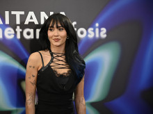 gente/20260923/aitana-aparece-concierto-llena-vendas-eliminarse-tatuajes-no-me-siento-representada_462033