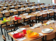 educacion/20260601/gobierno-quiere-cambiar-menu-comedores-0-3-anos-fijar-maximo-racion-croquetas-mes_423735