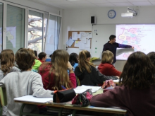 educacion/20260518/diferencia-salarial-entre-maestros-supera-400-euros-mensuales_418653