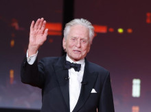 espana/baleares/20260522/michael-douglas-gran-estrella-hollywood-enamorada-mallorca-sera-nombrado-hijo-adoptivo-isla_420514