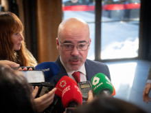 espana/madrid/20261025/dimite-delegado-gobierno-madrid-quedarse-fuera-listas-psoe_473649
