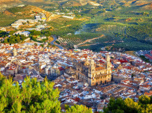 espana/andalucia/20260728/oasis-andaluz-donde-acceder-vivienda-sigue-siendo-posible-sueldo-medio_444192