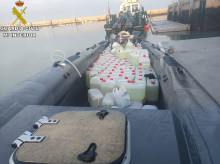 espana/andalucia/20261001/depositos-soterrados-camiones-cisterna-miles-bidones-narco-asi-crece-petaqueo-andalucia_464878