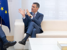 sociedad/20260308/sanchez-viste-feminista-manda-mensaje-dia-8m-redes-sociales_393442