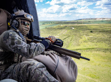 espana/defensa/20260420/ministerio-defensa-convoca-casi-3000-plazas-oficiales-suboficiales-2026_408666