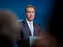 economia/20260226/dimite-presidente-foro-economico-mundial-relacion-epstein_389809