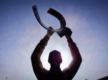 espana/madrid/20260226/inspirado-curva-monumental-asi-luce-trofeo-gran-premio-f1-madrid_389722