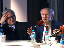 cultura/20260226/andres-amoros-presenta-canta-pierde-hay-otra-espana-no-podemos-admitir-quiten_389991