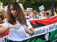 espana/madrid/capital/20260227/almeida-premia-asociacion-irani-proderechos-humanos-escritora-julia-navarro-8m_390138