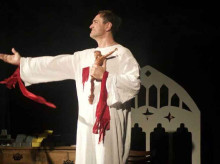 religion/20260302/ultimas-entradas-obra-teatro-mi-cristo-roto-madrid-inspirada-jesuita-ramon-cue_391038