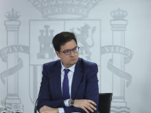 tecnologia/20260308/oscar-lopez-5g-milagroso-linchamiento-grok-fontanero-sanchez-reinventa-como-guardian-ia_392922