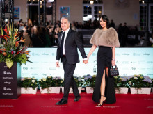 gente/20260307/elias-bendodo-hombre-fuerte-pp-afianza-relacion-miss-malaga-posan-juntos-festival-cine_393257