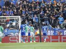 deportes/futbol/la-liga/20260308/pelea-entre-aficionados-getafe-betis-pleno-partido-tuvo-intervenir-policia-grada_393515