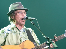 cultura/20260309/muere-joe-mcdonald-musico-puso-banda-sonora-rebelion-antibelica-sesenta_393608