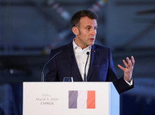 internacional/20260309/macron-trata-mediar-iran-despues-von-der-leyen-dijera-no-hay-derramar-lagrima-regimen_393796