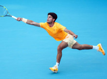 deportes/tenis/20260322/alcaraz-deja-medias-remontada-ante-korda-entra-mar-dudas-antes-gira-tierra_398897