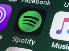 cultura/20260812/spotify-introduce-etiqueta-diferenciar-artistas-reales-artistas-generados-ia_448827