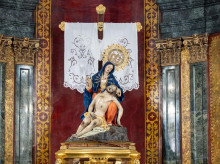 espana/baleares/20260327/palma-da-pistoletazo-salida-semana-santa-procesion-estandartes_400555