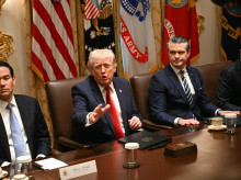 internacional/20260806/casa-blanca-niega-desencuentro-entre-trump-hegseth-escasez-municiones-oriente-medio_447218