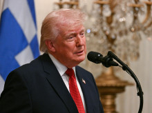 internacional/20260327/trump-plasma-firma-billetes-dolar-250-aniversario-independencia-estados-unidos_400780