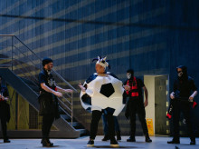 cultura/20260327/zarzuela-eligen-jugar-futbol_400958