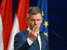 internacional/20260522/peter-magyar-vuelve-senda-europea-escala-polonia_419921