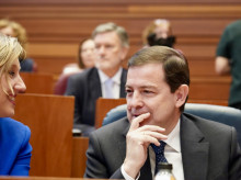 espana/castilla-y-leon/20260417/manueco-insiste-negociacion-vox-no-depende-genova-anuncia-contactos-proximos-dias_408007