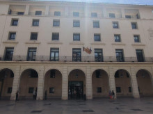 espana/comunidad-valenciana/20260417/enfrenta-seis-anos-carcel-acusado-mantener-relaciones-sexuales-hombre-encontraba-durmiendo_408135