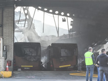 espana/castilla-y-leon/20260421/grave-incendio-devora-cocheras-autobuses-urbanos-burgos-deja-39-vehiculos-afectados-herido_409104