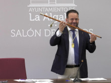 espana/andalucia/sevilla/20260421/aguera-vuelve-alcaldia-algaba-archivo-denuncia-acoso-aprendiz-torero_409275