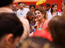 espana/andalucia/20260421/maria-jesus-montero-viste-flamenca-reprochar-juanma-moreno-vodevil-vox_409317