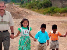 religion/vaticano/20260427/papa-reconoce-oferta-vida-pedro-manuel-salado-misionero-gaditano-murio-salvando-siete-ninos_411515