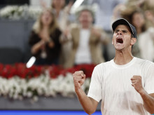 deportes/tenis/20260428/claves-exito-rafa-jodar-padre-como-unico-entrenador-pleno-aciertos-pies-suelo_411540