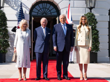internacional/20260428/trump-recibe-carlos-iii-casa-blanca-visita-marcada-tensiones-londres_411708
