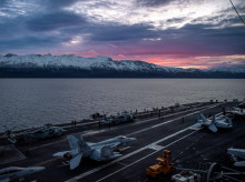 espana/defensa/20260430/superportaaviones-estados-unidos-cruza-impresionante-estrecho-magallanes_412549