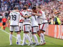 deportes/futbol/20260430/este-dinero-da-ganar-conference-league-titulo-rayo-firmaria-descender_412783