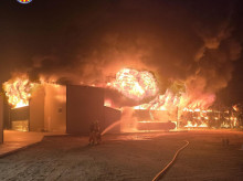 espana/comunidad-valenciana/20260501/espectacular-incendio-arrasa-granja-pollos-valencia_413141
