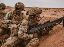 internacional/20260505/militares-estadounidense-desaparecido-marruecos-tiro-mar-salvar-companero_414102