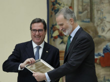 espana/casa-real/20260511/rey-entrega-premio-fies-periodismo-antonio-garamendi_416387