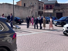 gente/20260524/escapada-almeida-teresa-urquijo-pueblo-segovia-asistir-boda_420972