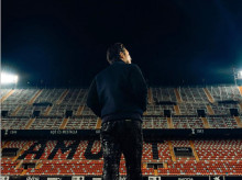 espana/comunidad-valenciana/20260524/doble-mensaje-hijo-peter-lim-ultima-victoria-valencia-ante-barcelona_421031