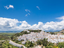 estilo-vida/viajar/20260528/precioso-pueblo-blanco-malaga-llaman-pequena-andalucia_422293