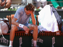 deportes/tenis/20260528/drama-sinner-roland-garros-sufre-golpe-calor-final-tercer-set-acaba-eliminado-torneo_422679