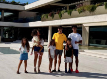 gente/20260604/mansion-35-millones-euros-cristiano-ronaldo-acaba-estrenar-cascais_424804