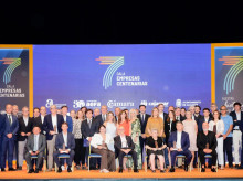 espana/comunidad-valenciana/20260604/siete-firmas-historicas-incorporan-club-empresas-centenarias-alicante-gala-500-asistentes_425116