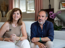 espana/madrid/20260605/pilar-javier-abren-puertas-casa-durante-visita-papa-ofrecemos-pension-completa-somos-familia_425228