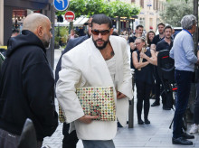 gente/20260605/vida-bad-bunny-madrid-fuera-escenario-restaurante-tienda-donde-le-visto_425237