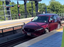 motor/20260605/conductora-termina-circulando-vias-tren-coche-culpa-navegador_425307