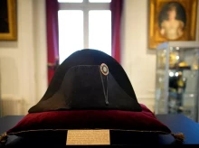 cultura/20260606/ultimo-sombrero-napoleon-reaparece-francia-siglo-oculto_425945