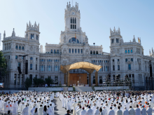 espana/madrid/20260608/civismo-cibeles-resalta-buenos-modales-catolicismo-altercados-papeleras-rotas-suciedad_426229